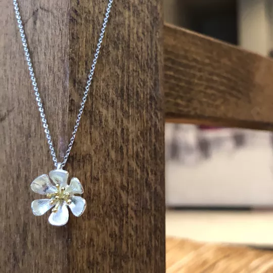 Daisy Pendant
